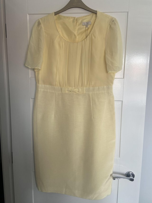 Preview of the first image of BNWT Size 12 Lemon Silk Blend Occasion Dress Country Casuals.
