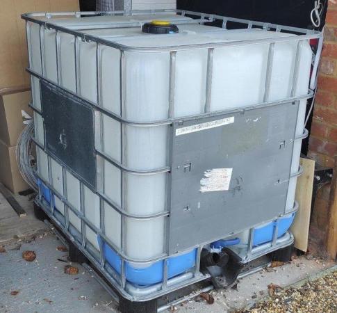 Image 1 of IBC 1000 litre tank and crate - Oxfordshire/Bucks borders