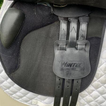 Image 6 of Wintec 17.5 inch black jump saddle (S3026)