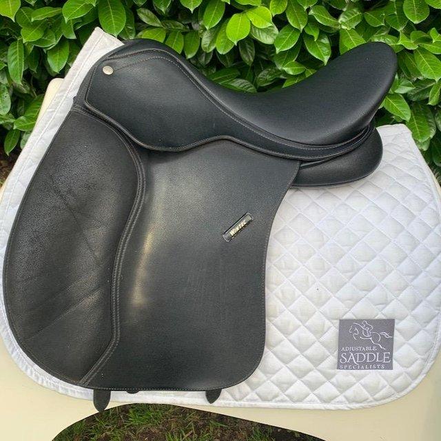 Preview of the first image of Wintec 16.5 inch 500 gp saddle.