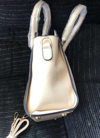 Image 3 of NEW glossy, faux crocodile leather handbag / shoulder bag