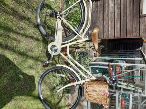 Image 3 of Cream Vintage Ladies Bicycle , only used once