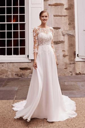 Image 3 of Lace sleeved Justin Alexander Serenity 44266 wedding dress