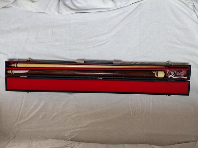 Preview of the first image of 2 piece boxed snooker cue..