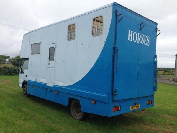 Image 3 of ISUZU HORSE BOX 7.5 T. IDEAL EXPORT OR UK USE IN VGC
