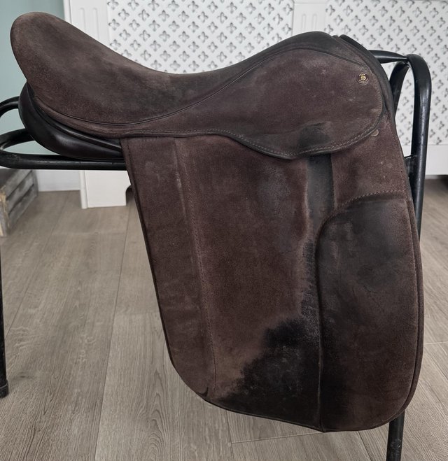 Preview of the first image of 18” Fylde Marjorie suede MW saddle.