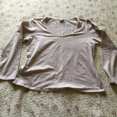 Image 1 of MODA MOTHERCARE size 18 Beige Stretch Cotton LS Top