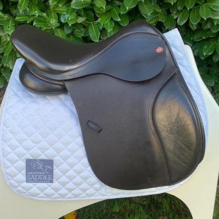 Image 11 of Kent & Masters 17.5 inch Cob saddle