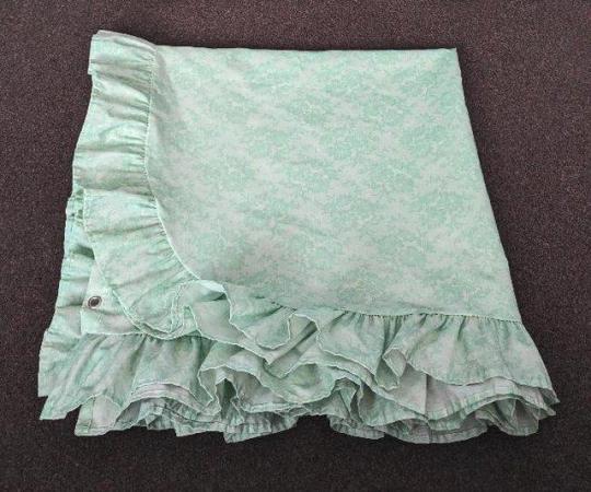 Image 1 of Lovely Green/White Flowered Bath Curtain