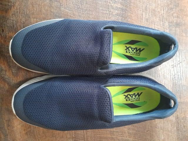 Preview of the first image of Skechers Goga Max blue shoes.