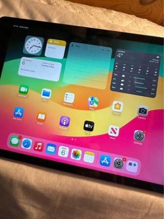 Image 2 of Apple iPad Air 9th generation