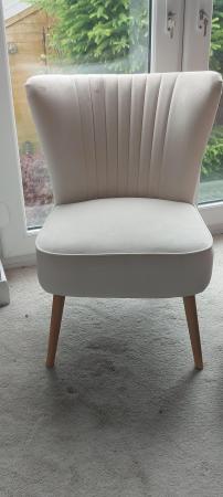 Image 1 of Chair, upholstered in cream velvet