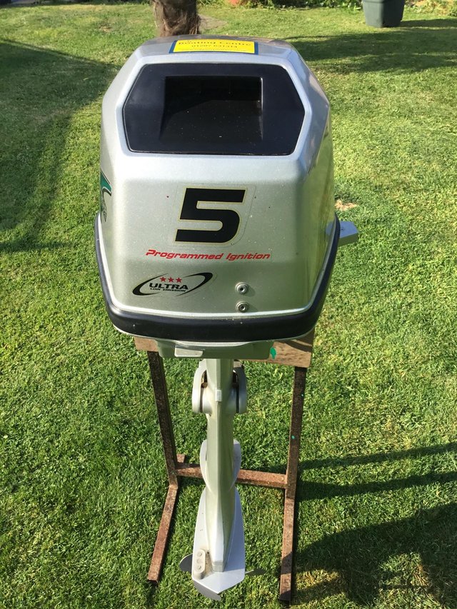 Preview of the first image of Honda outboard engine 5hp fourstroke.
