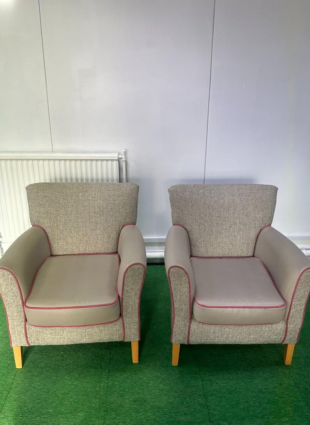 Preview of the first image of Set of cream and red armchairs.
