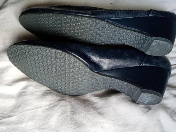 Image 1 of Clarks Ladies small shoe older type. As new
