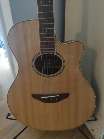 Image 2 of Guitar YAMAHA excellent condition