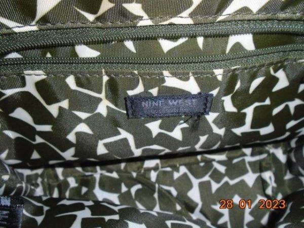 Image 2 of Nine West cream and tan trim zipped handbag