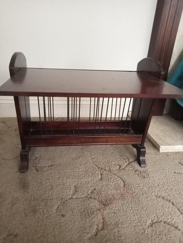 Magazine rack adapts to a table — photo 3 of 3