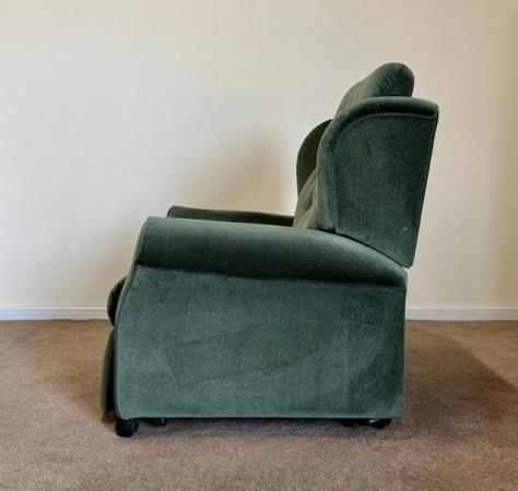 Image 9 of WILLOWBROOK ELECTRIC RISER RECLINER CHAIR GREEN CAN DELIVER