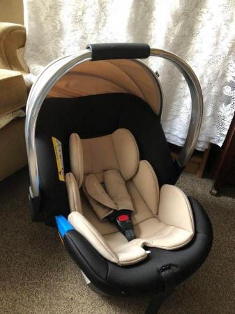 Image 2 of Combination pushchair incl car seat and rain covers