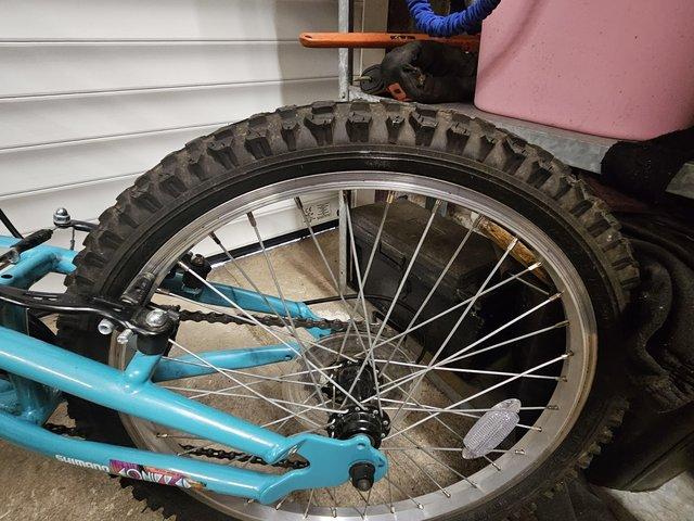 Preview of the first image of Girls 17" Bike in Goid Condition.