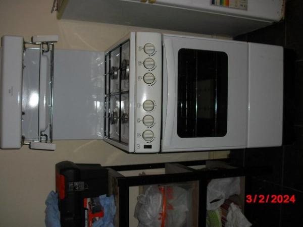 Image 1 of NEW WORLD GAS COOKER WITH EYE LEVEL GRILL NEW CONDITION £180