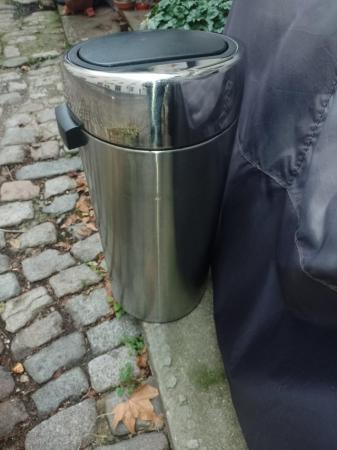 Image 3 of Brabantia 30 litre touch bin - clean