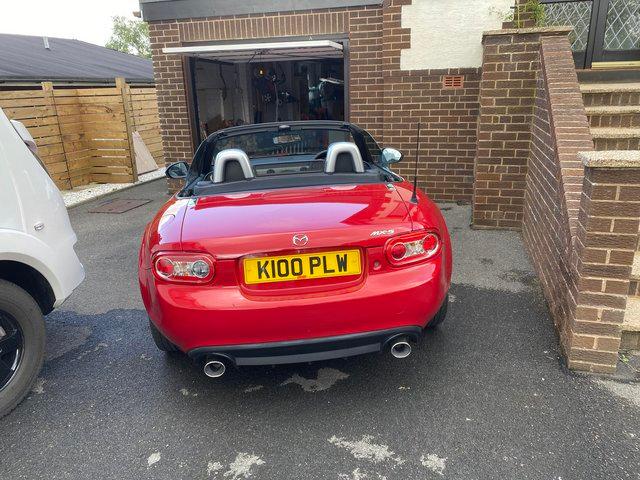 Preview of the first image of Mazda MX5 Kuro 1.8 with soft top.