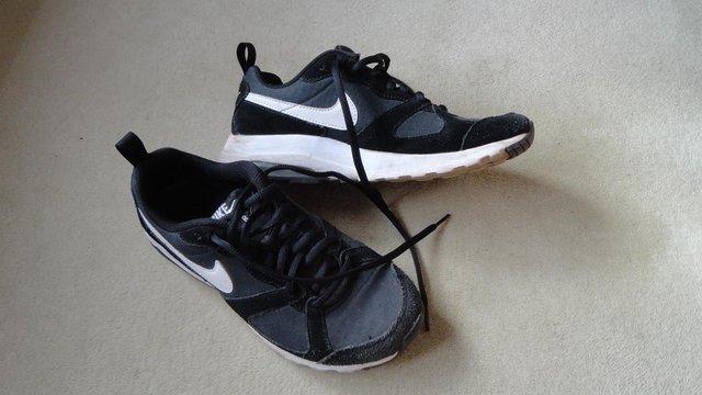 Image 2 of Nike Air sports shoes in black with suede leather panels