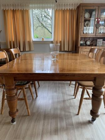 Image 2 of Beautiful Victorian Oak Table