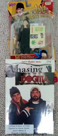 Image 2 of Jay and Silent Bob rare, signed/sealed Book + figure