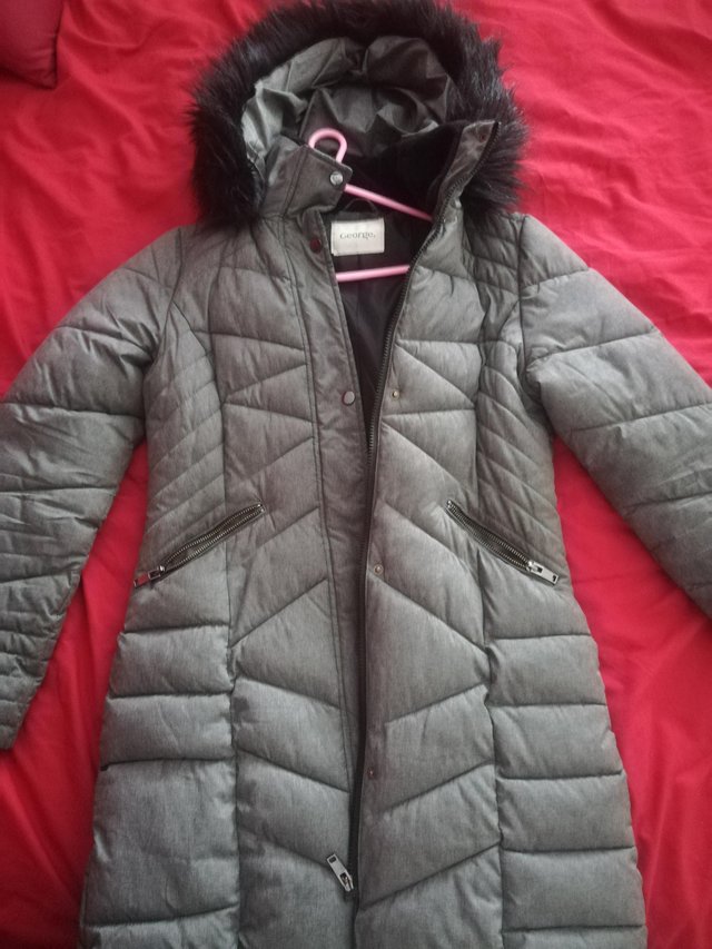 Preview of the first image of Size 8/10 womans grey coat.