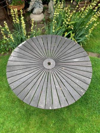 Image 1 of Nice garden table, 40”, metal legs fold in