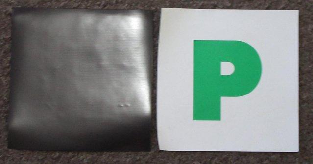 Preview of the first image of magnetic P-plate for new drivers.