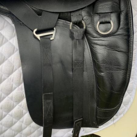 Image 10 of Kent & Masters 17.5 S-Series Dressage  Surface Block saddle