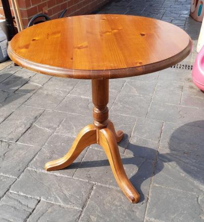 Image 2 of Lovely Ducal pine side table