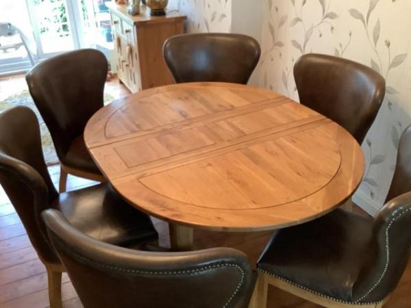 Image 2 of Halo Plum Solid Oak 6 seater Dining Table and Chairs