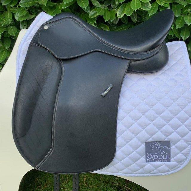 Preview of the first image of Wintec Wide 17 inch dressage saddle.