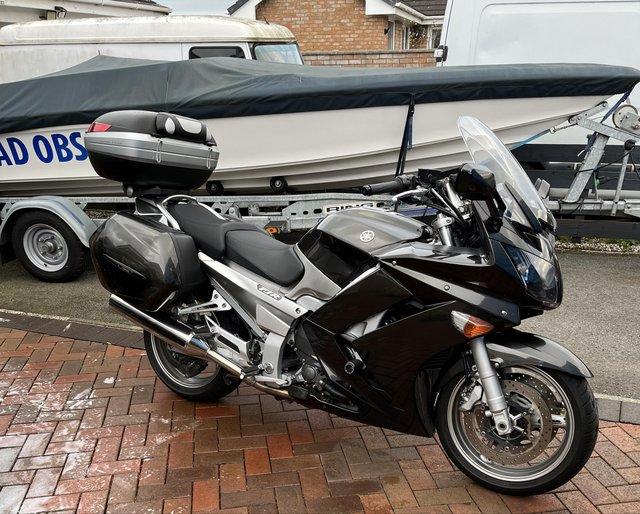 Preview of the first image of Yamaha fjr1300 2010 sports tourer.