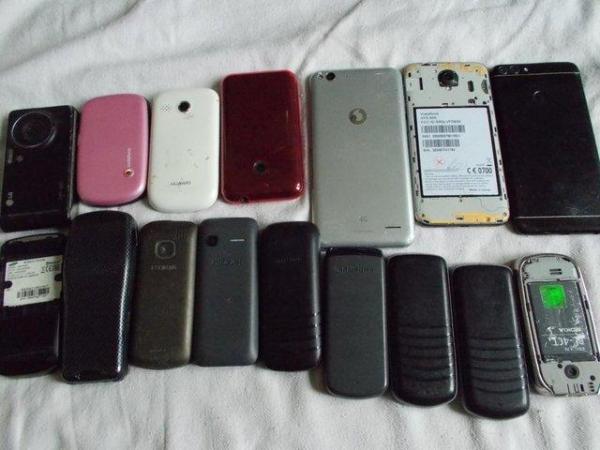 Image 7 of Job lot of 16 Nokia, Samsung Galaxy phones,spares or repairs