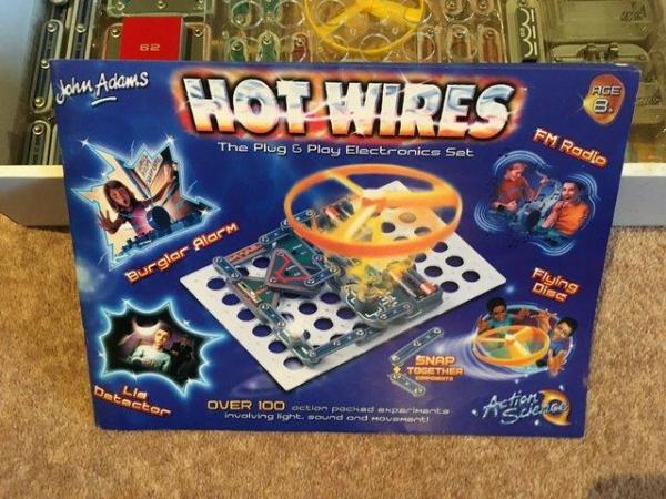 Image 2 of HOT WIRES Electronics Set Age 8+