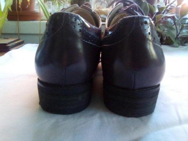 Image 2 of Clarks two-tone lace-up women;s shoes. Size 4.5 D