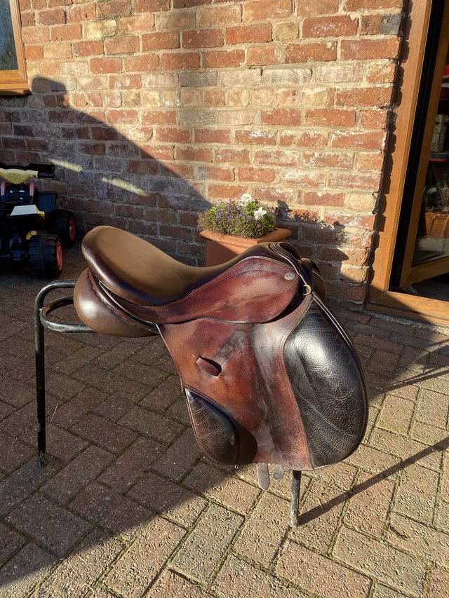Preview of the first image of 17inch brown Farrington saddle.