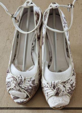 Image 1 of Karen Millen Size 38 heeled white/grey floral shoes