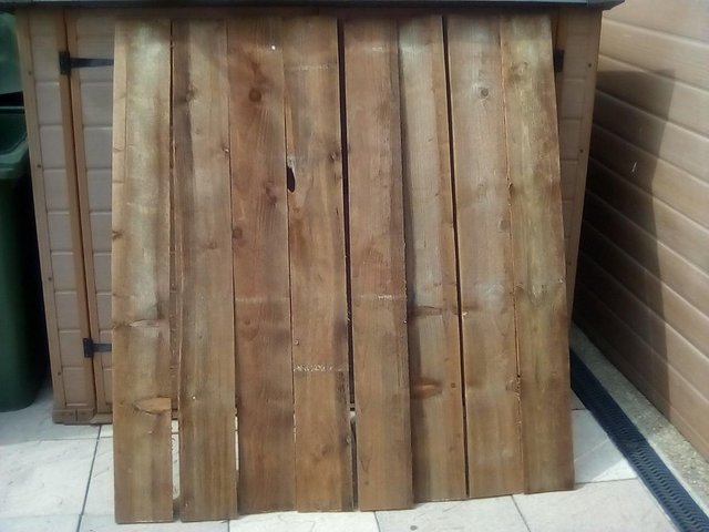 Preview of the first image of 8X5' lengths of 7" featheredge boards for collection RM16.