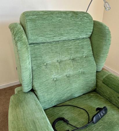 Image 2 of LUXURY ELECTRIC RISER RECLINER GREEN CHAIR ~ CAN DELIVER