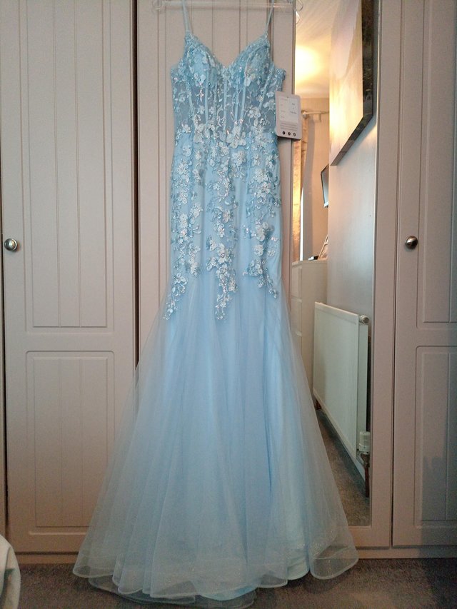 Preview of the first image of Prom dress size 2 (UK size 4-6).