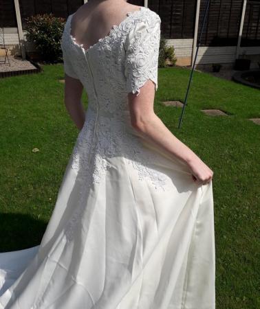 Image 3 of Beautiful Vintage Ivory Wedding Dress size 10