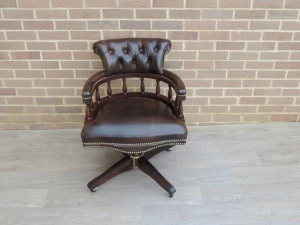 Image 3 of Chesterfield Vintage 4 spoke Captains Chair (UK Delivery)