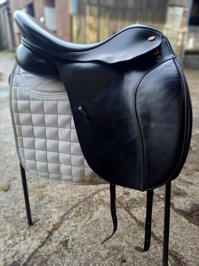 Preview of the first image of 18" Kent & Masters HW dressage saddle.